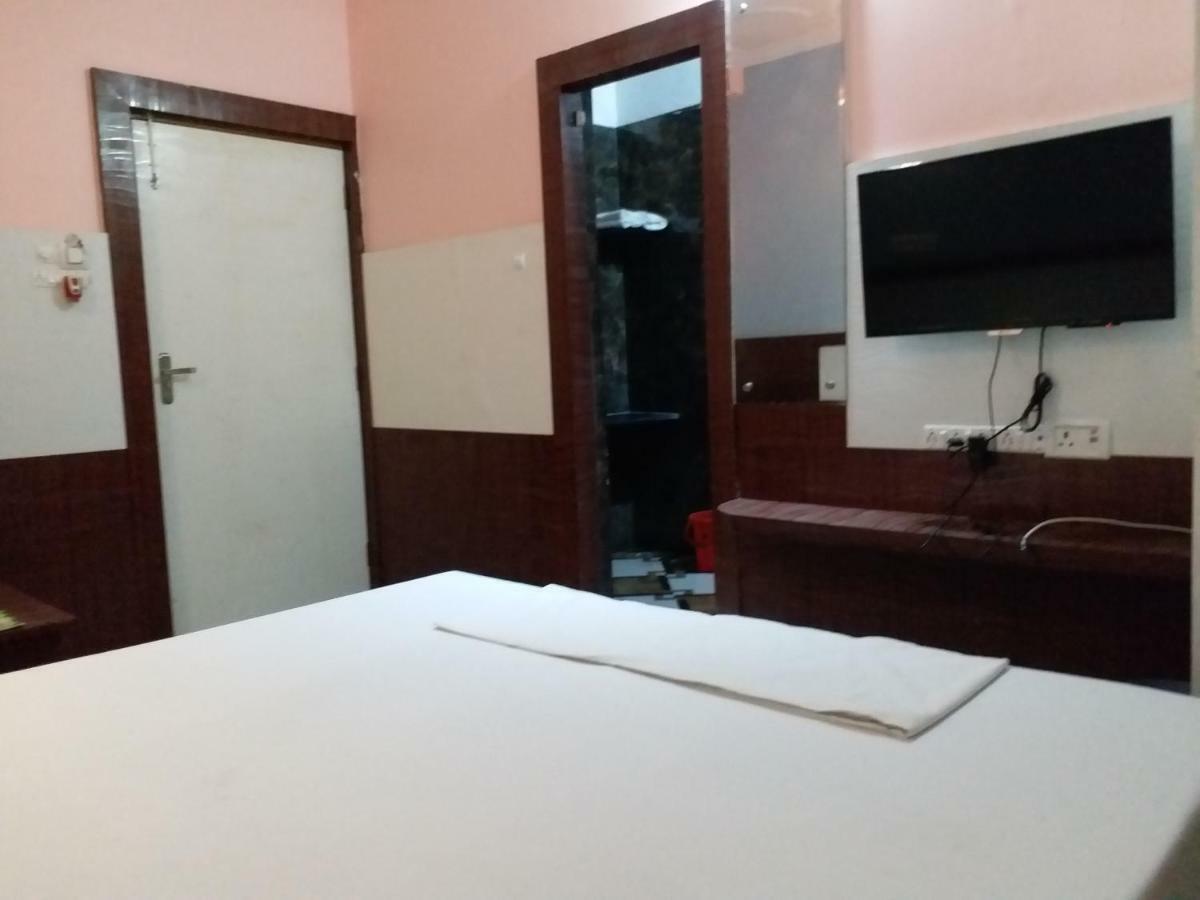 Hotel Haifa Varanasi Dış mekan fotoğraf